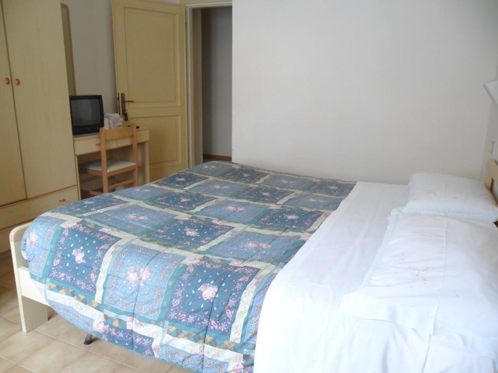 Albergo Giardino Бадия Праталя Стая снимка